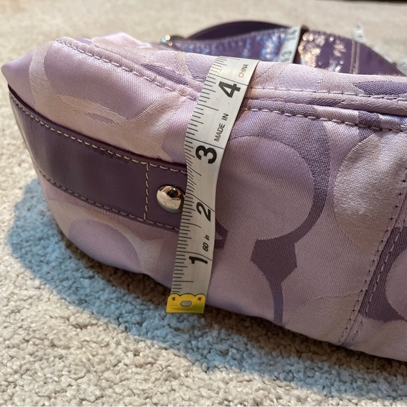 Rare lilac authentic Coach shoulder bag that doubles as a crossbody bag too! - Picture 2 of 10
